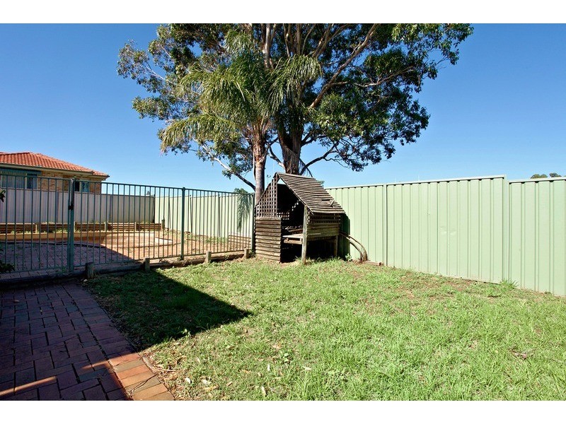 10 Fitzpatrick Crescent, Casula NSW 2170