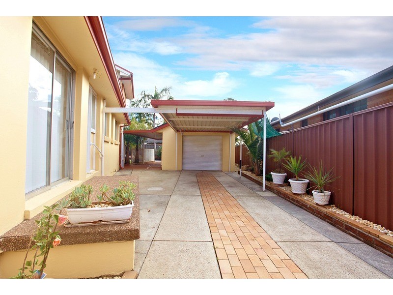 19  Ironbark Avenue, Casula NSW 2170