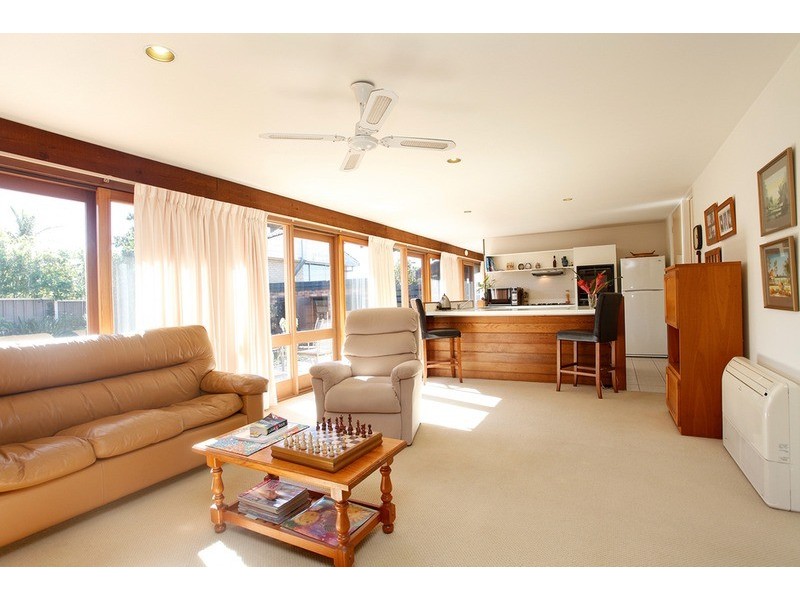 25 Holland  Crescent, Casula NSW 2170