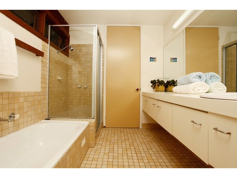 25 Holland  Crescent, Casula NSW 2170