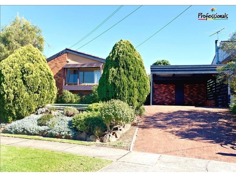 25 Holland  Crescent, Casula NSW 2170
