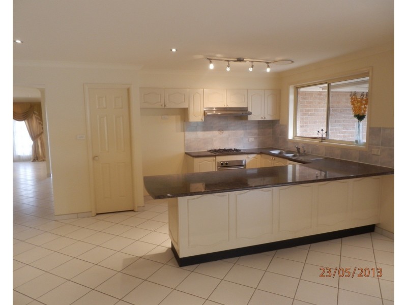 17 Idriess Place, Casula NSW 2170