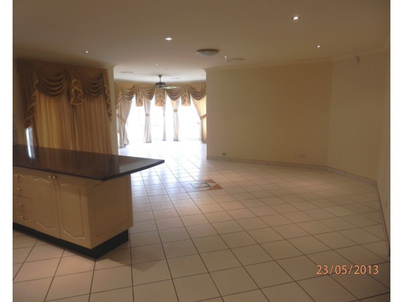 17 Idriess Place, Casula NSW 2170
