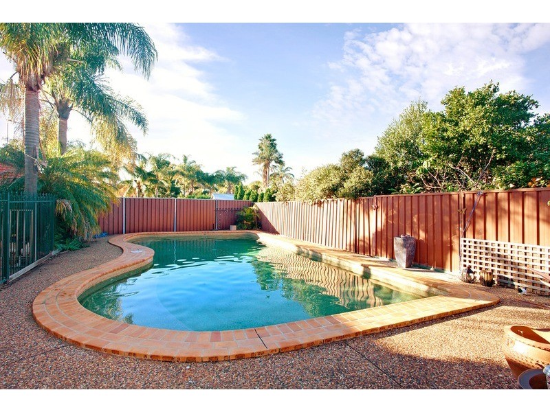 21 Carbine Close, Casula NSW 2170