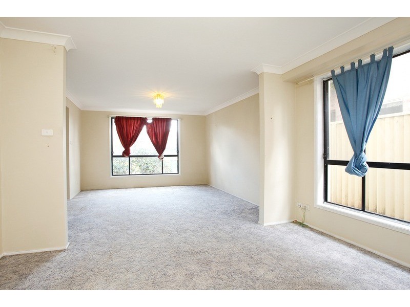 27 Hilton Crescent, Casula NSW 2170