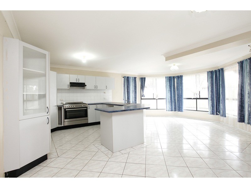 27 Hilton Crescent, Casula NSW 2170