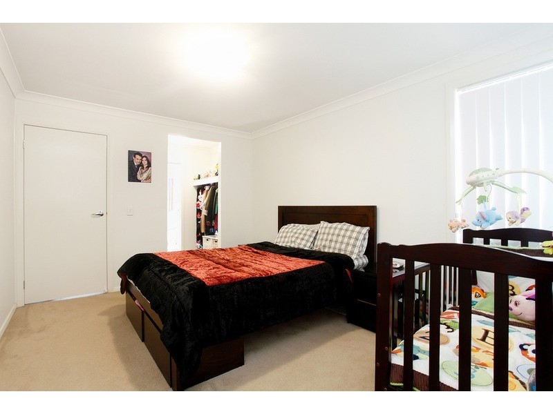 15 Grenada Road, Glenfield NSW 2167