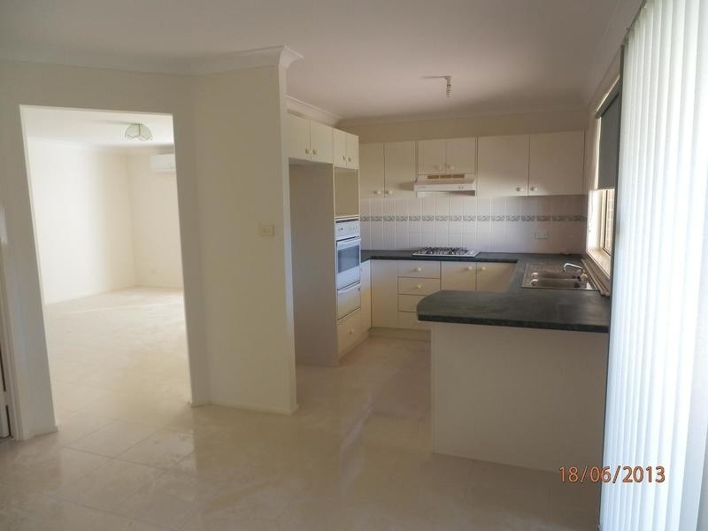 10 Clarendon Court, Wattle Grove NSW 2173