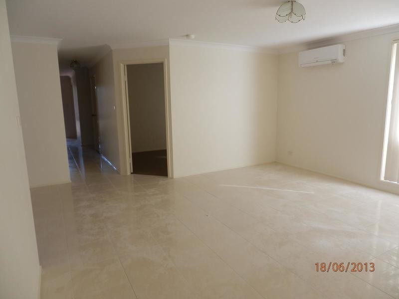 10 Clarendon Court, Wattle Grove NSW 2173