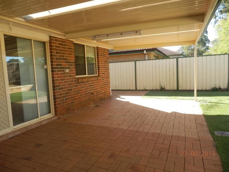 10 Clarendon Court, Wattle Grove NSW 2173