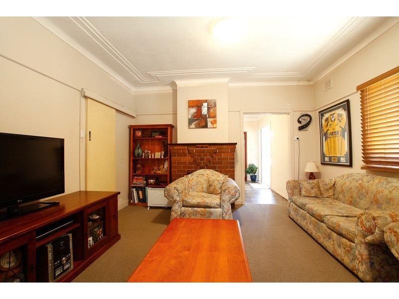 40 Canberra Avenue, Casula NSW 2170