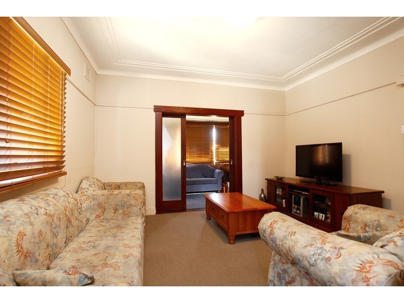 40 Canberra Avenue, Casula NSW 2170