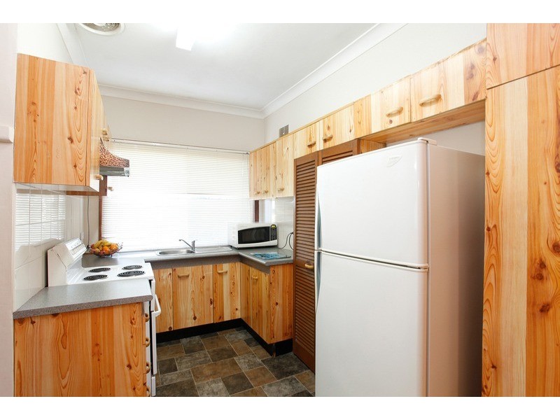 40 Canberra Avenue, Casula NSW 2170