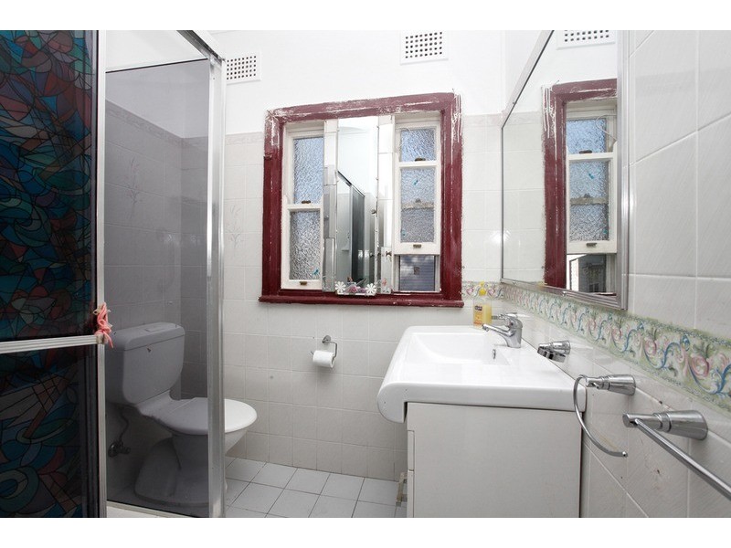 18 Dunmore Crescent, Casula NSW 2170