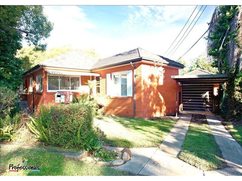 18 Dunmore Crescent, Casula NSW 2170