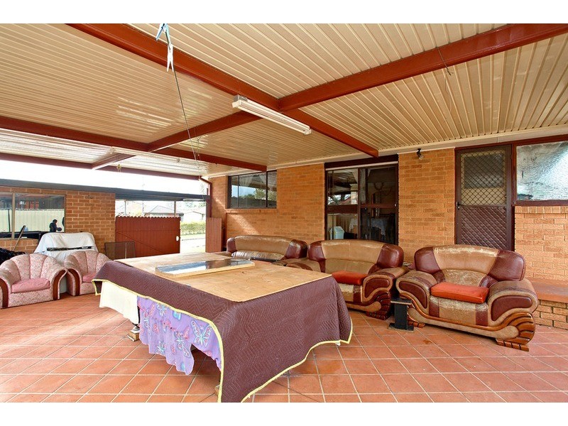 1 Simone  Crescent, Casula NSW 2170