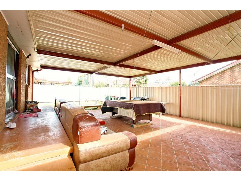 1 Simone  Crescent, Casula NSW 2170