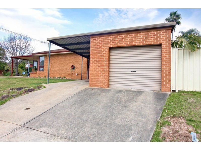 1 Simone  Crescent, Casula NSW 2170