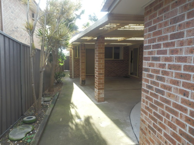 2/8 Doncaster Avenue, Casula NSW 2170