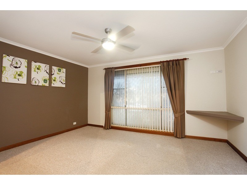 15 Tamworth Crescent, Hoxton Park NSW 2171