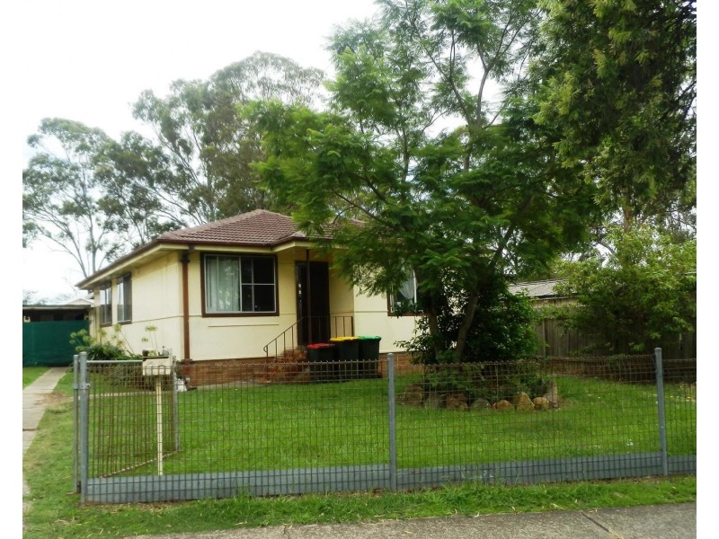 25 Frazer Avenue, Lurnea NSW 2170