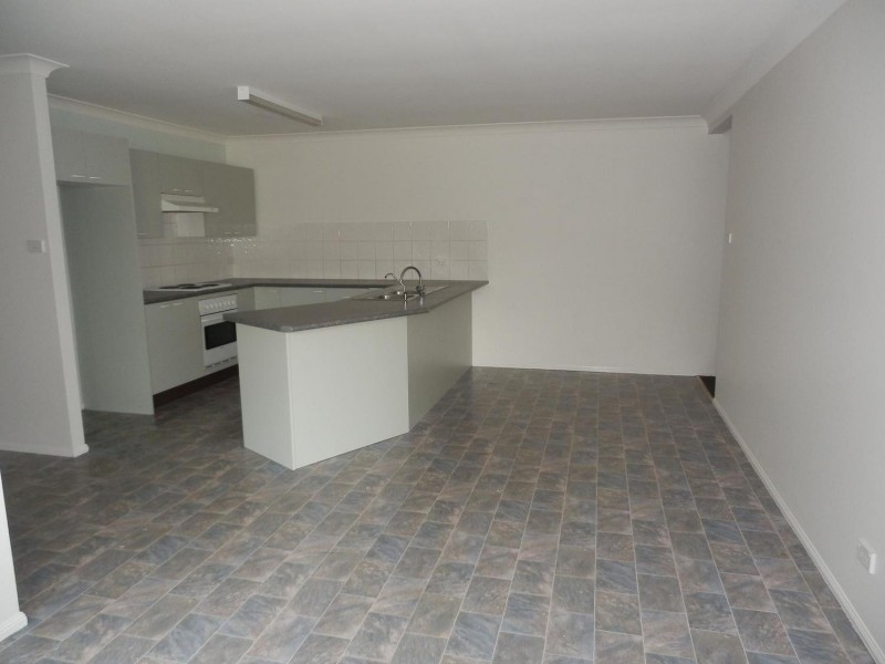 2/115 Saywell Road, Macquarie Fields NSW 2564