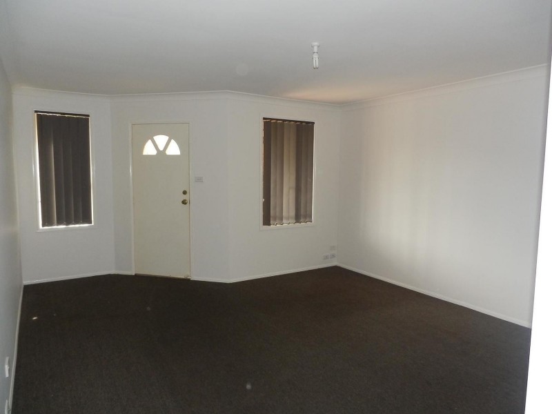 2/115 Saywell Road, Macquarie Fields NSW 2564