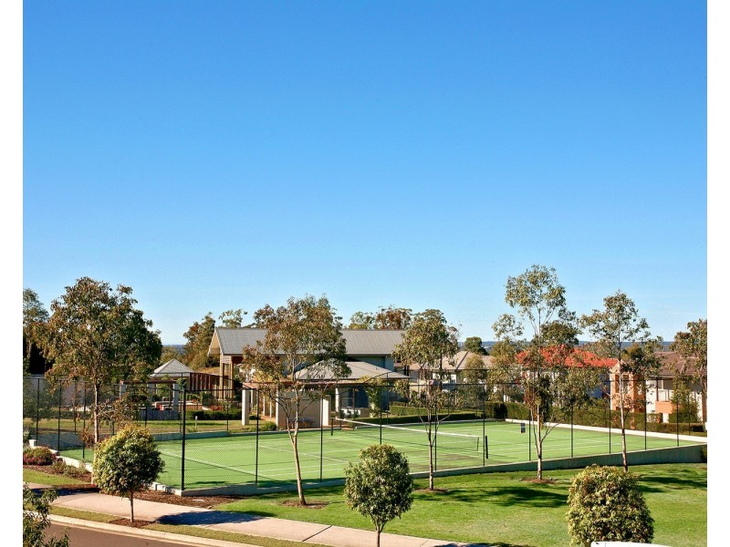 33 Atlantic Boulevard, Glenfield NSW 2167
