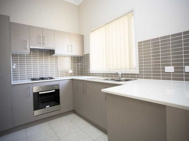 2/6-10 Kendall Drive, Casula NSW 2170