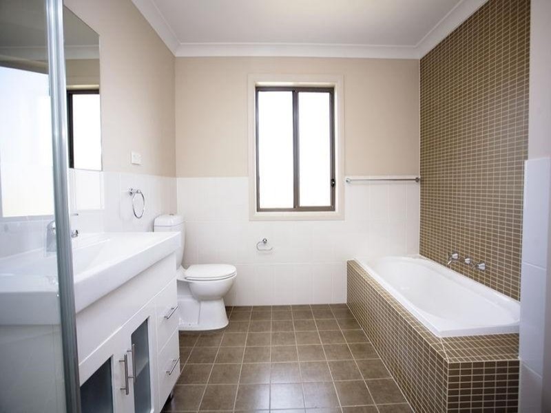 2/6-10 Kendall Drive, Casula NSW 2170