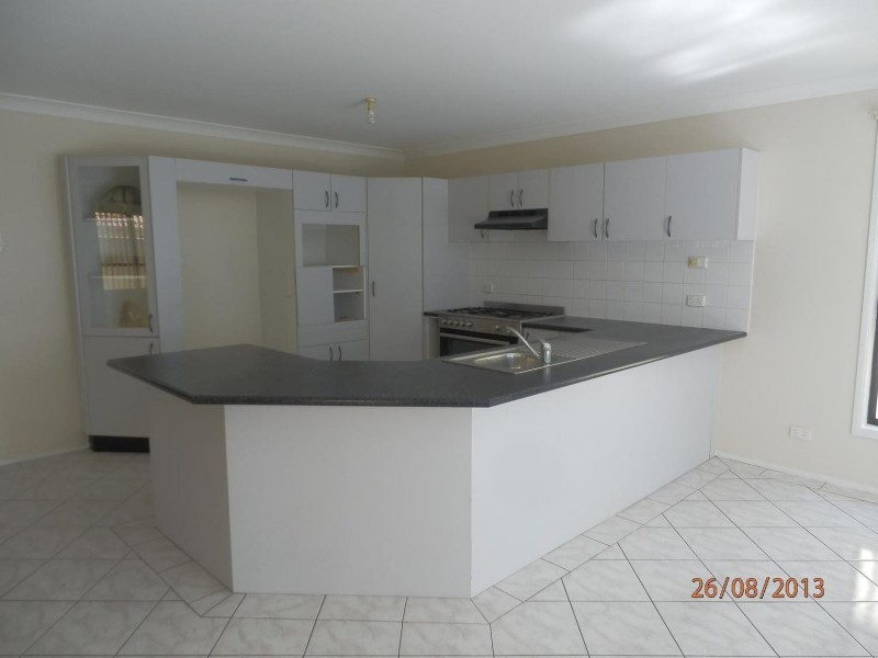 27 Hilton Crescent, Casula NSW 2170