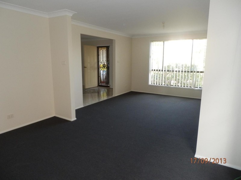 27 Hilton Crescent, Casula NSW 2170