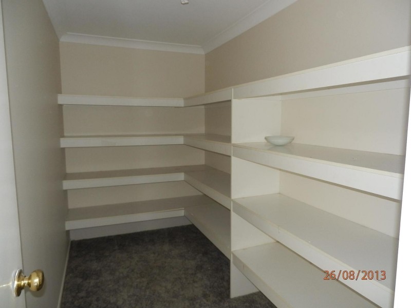 27 Hilton Crescent, Casula NSW 2170