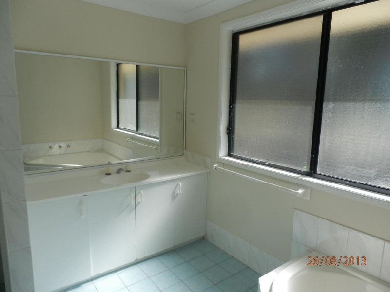 27 Hilton Crescent, Casula NSW 2170