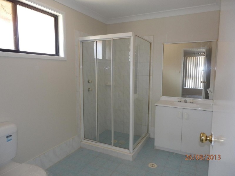 27 Hilton Crescent, Casula NSW 2170