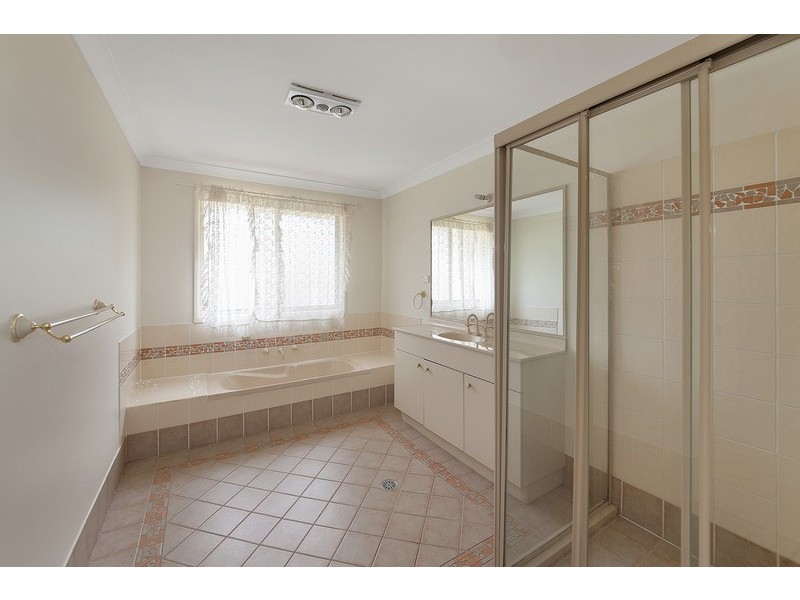 4 Cleary Place, Casula NSW 2170