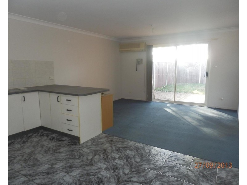 2/64 Kendall Drive, Casula NSW 2170