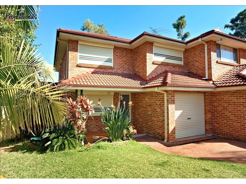 15 Clune Close, Casula NSW 2170