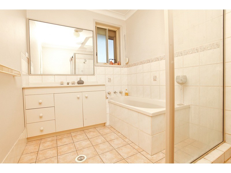 15 Clune Close, Casula NSW 2170