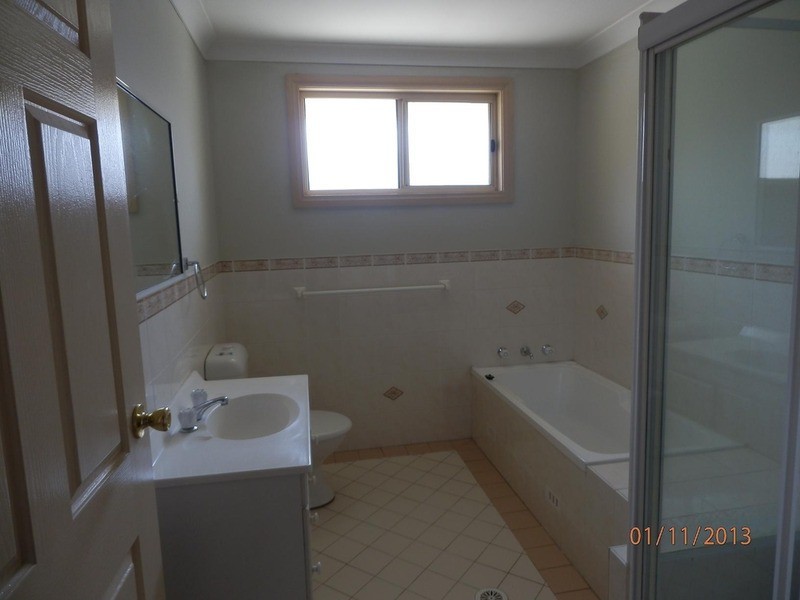 1/13 Wattle Road, Casula NSW 2170