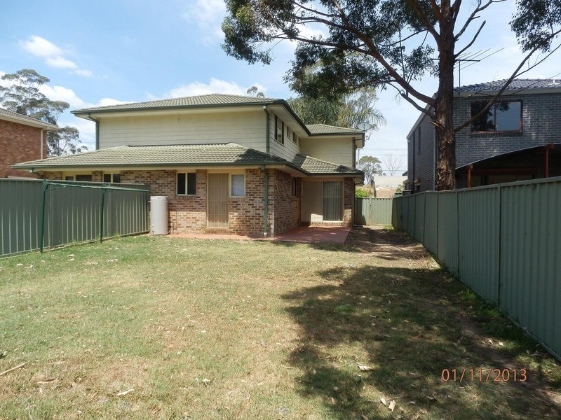 1/13 Wattle Road, Casula NSW 2170