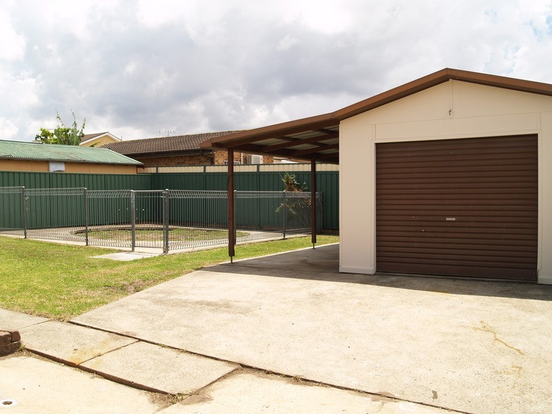 52 Foveaux  Avenue, Lurnea NSW 2170