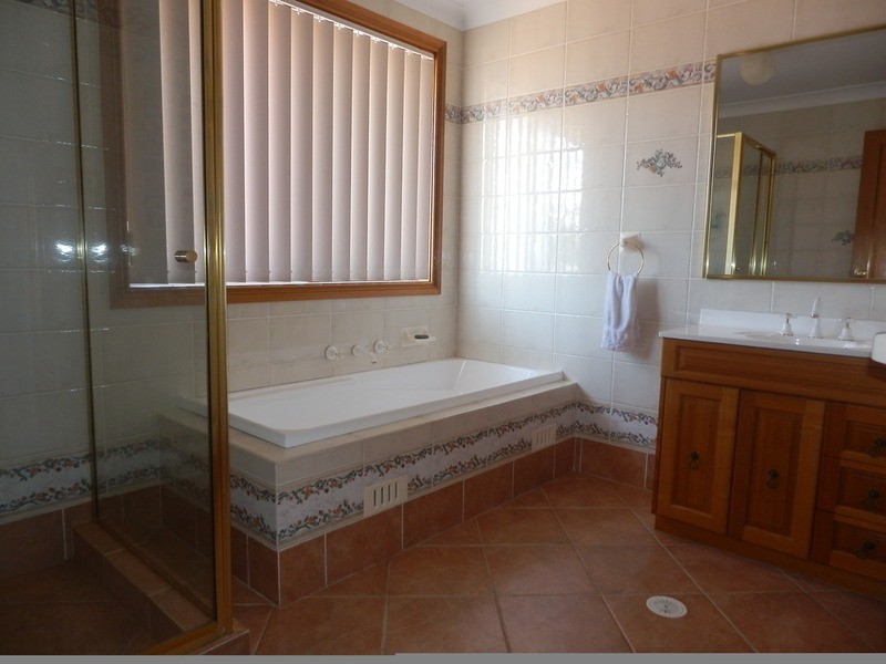 32 Kitson Way, Casula NSW 2170