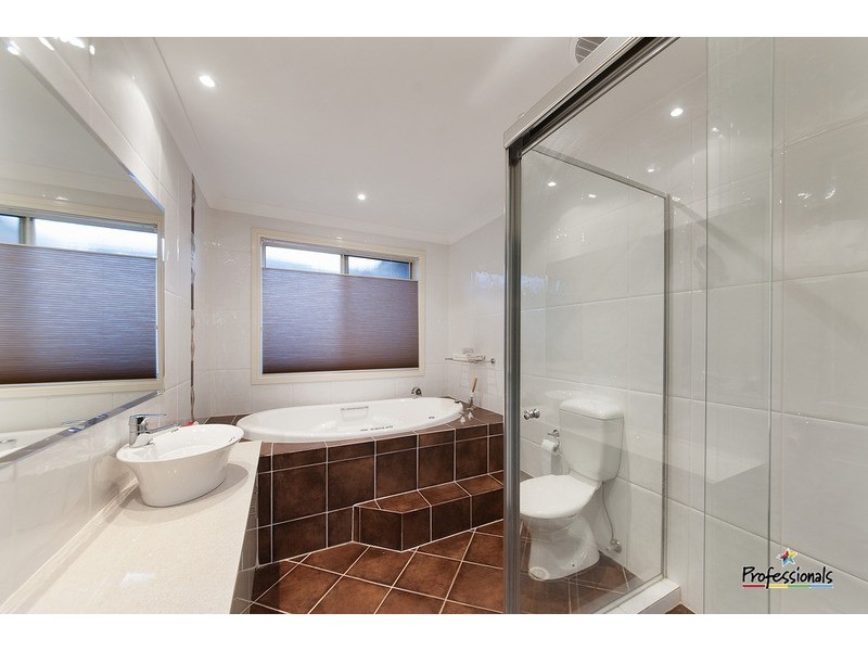 6 Rosewood Avenue, Prestons NSW 2170