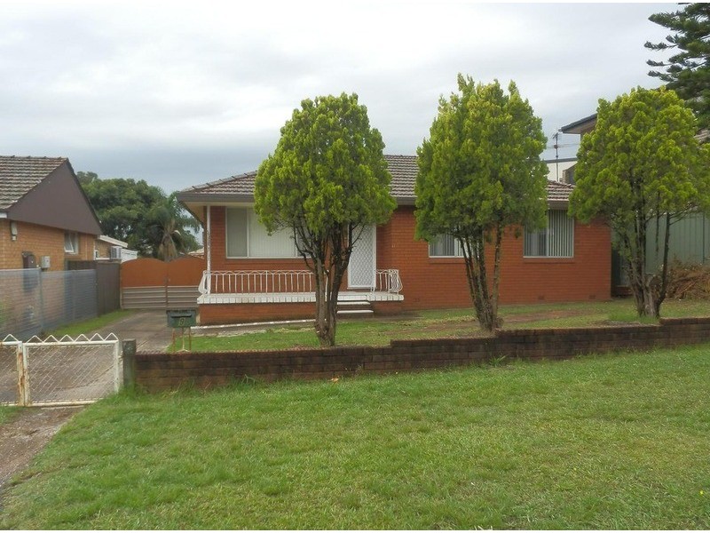 9 Taloma Avenue, Lurnea NSW 2170