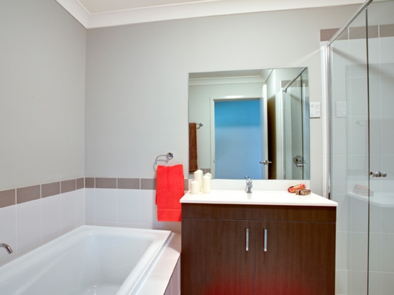 41 Ingleburn Gardens Drive, Glenfield NSW 2167