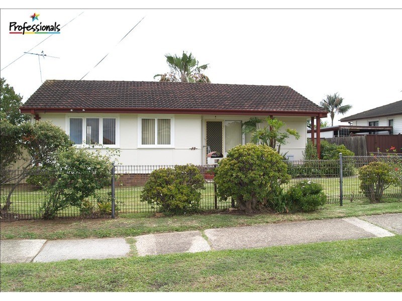 17  Fitzpatrick  Crescent, Casula NSW 2170