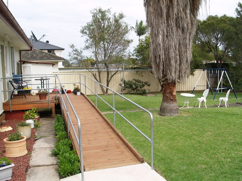 17  Fitzpatrick  Crescent, Casula NSW 2170