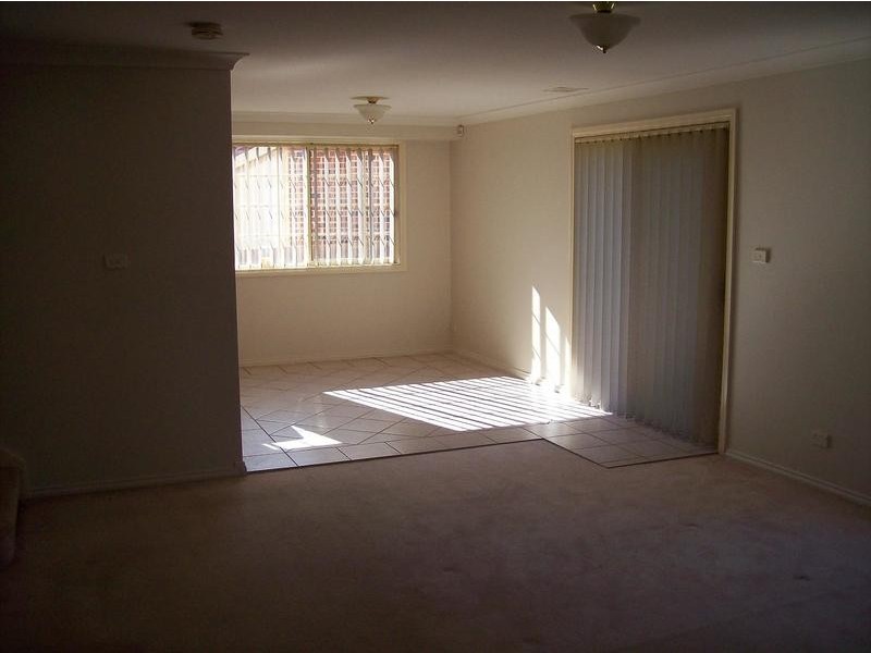2B Hardy Place, Casula NSW 2170