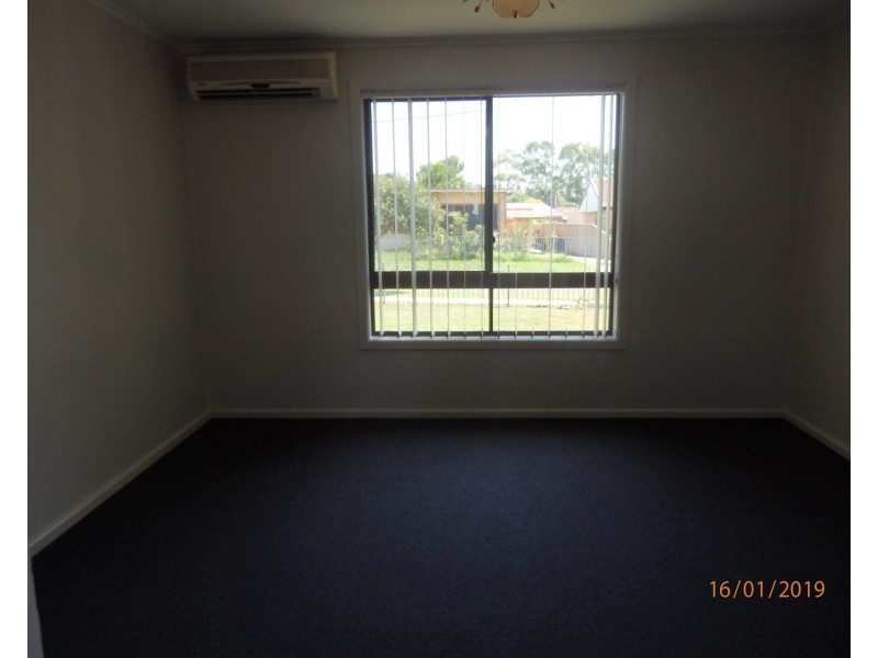 16 Humphreys Avenue, Casula NSW 2170